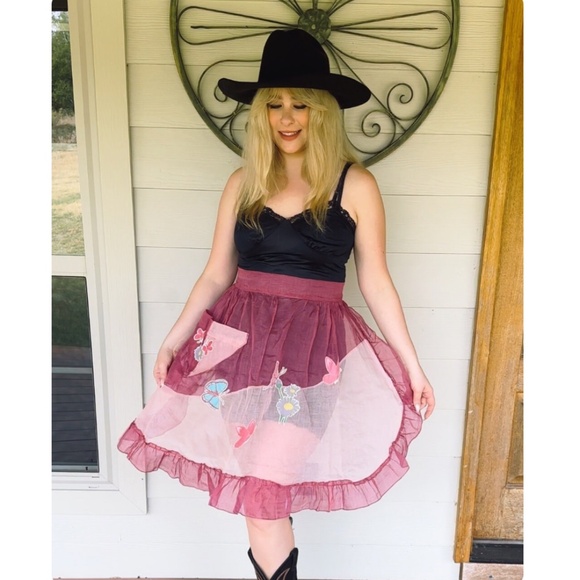 Vintage 1960’s Soft Pink Purple Cotton Apron • Floral Butterly Embroidery - Picture 5 of 8